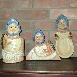 Vintage 1970s Max Hindt Art Pottery, Chickens In Blue Bonnets, Set Of 3